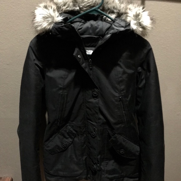 The North Face Jacket - Picture 1 of 2